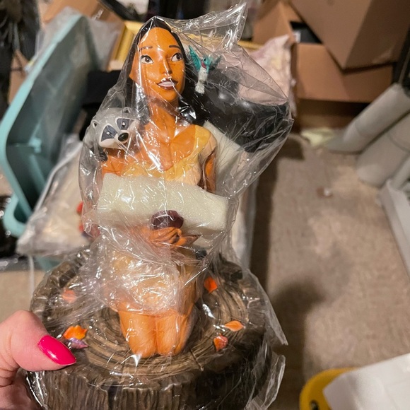 🆕 Pocahontas Disney figurine
